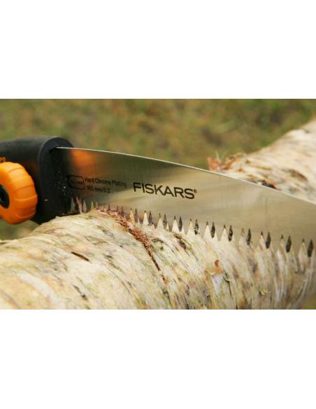 Scie de jardin à lame rétractable Xtract Fiskars Scie, sabre, serpette et faucille