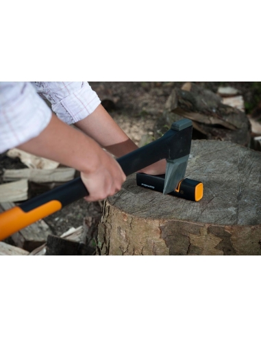 Aiguiseur pour Haches et Couteaux Fiskars Scie, sabre, serpette et faucille